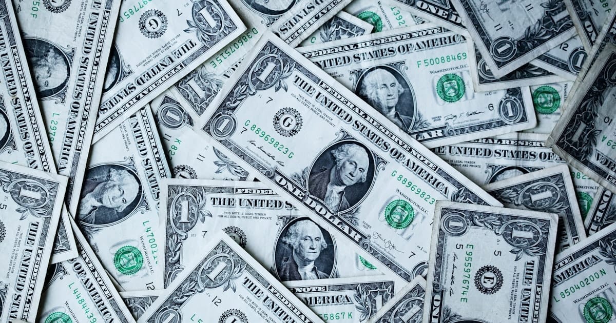 Gold Loan vs Personal Loan: Which is Better for Emergency Cash?